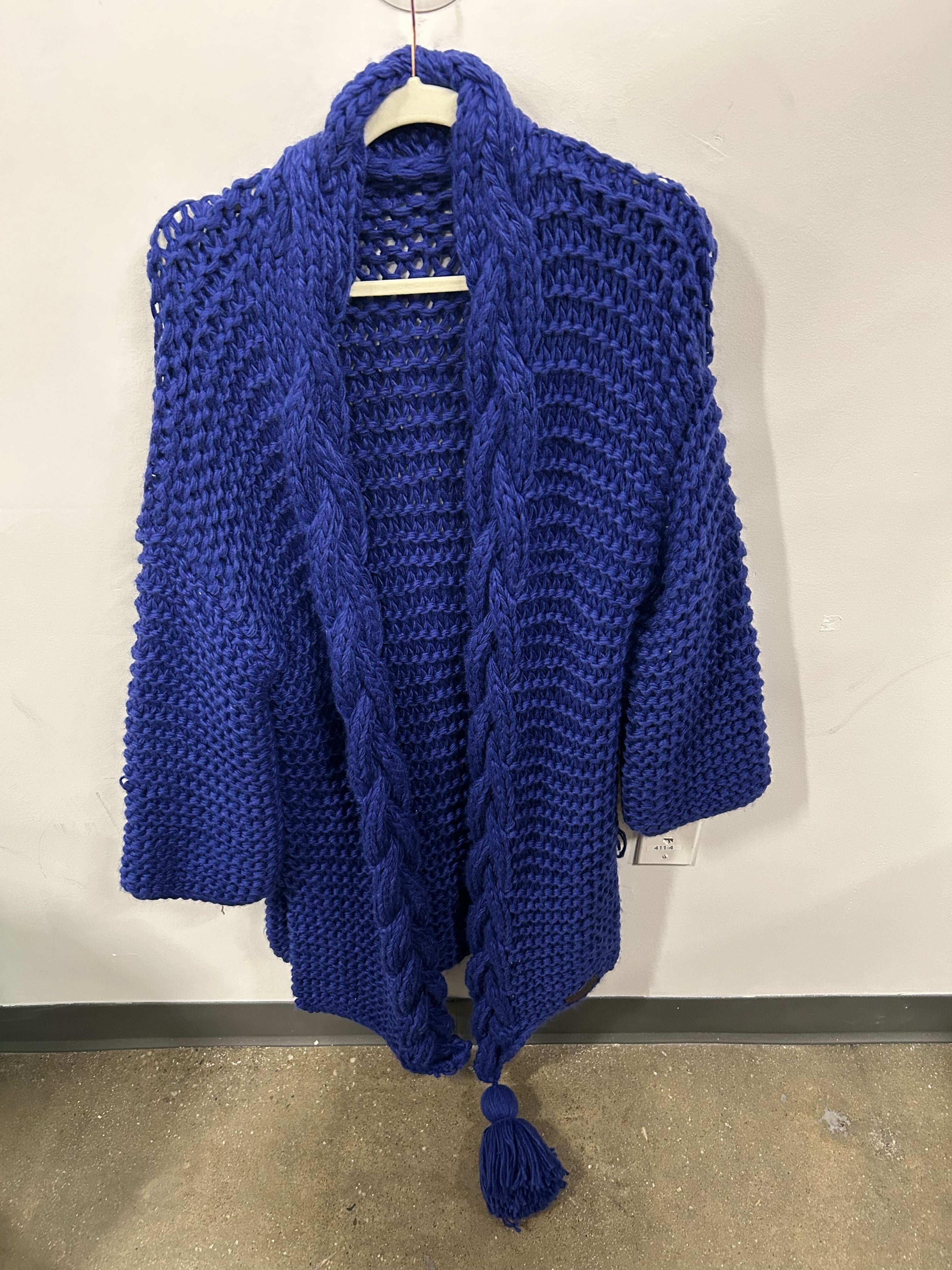 Lazuli Chunky Knit Tassel Cardigan