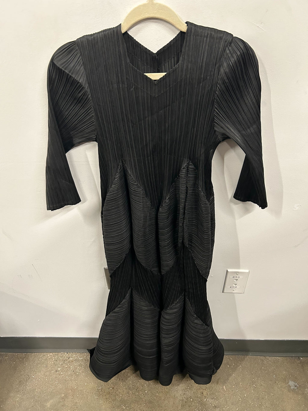The Sculpted Plissé Midi Dress